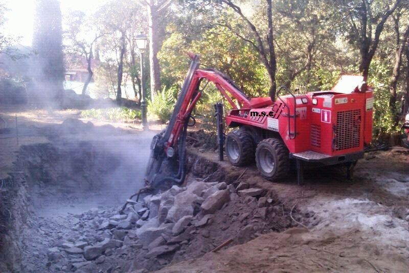 demolicion de piedras piscina