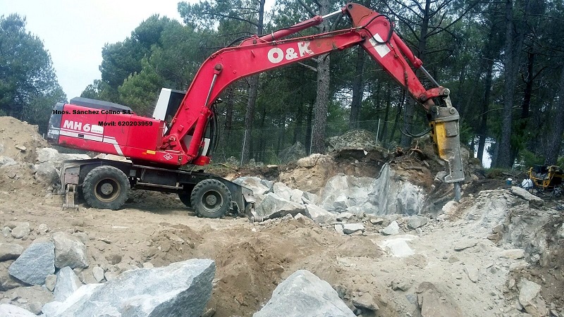 excavacion retroexcavadora piedras